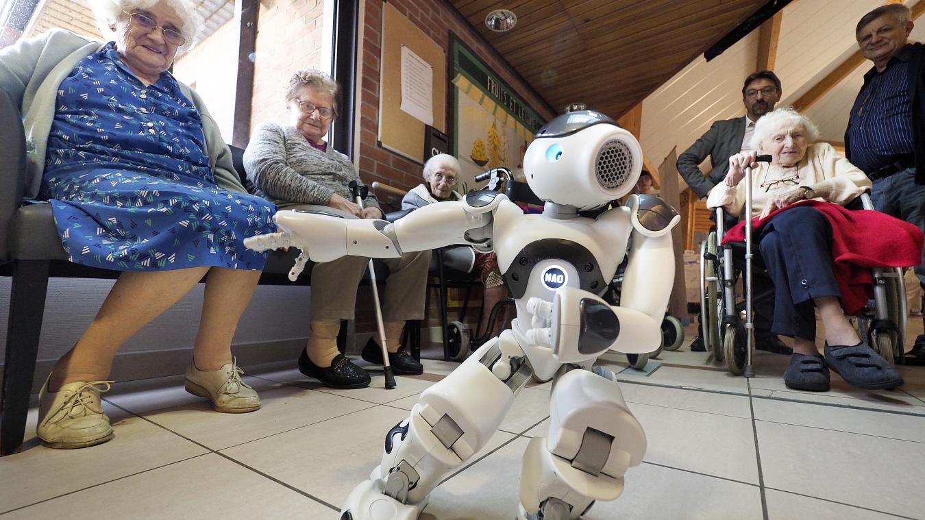 ZORA le robot humanoïde à la rencontre des résidents des Edelweiss